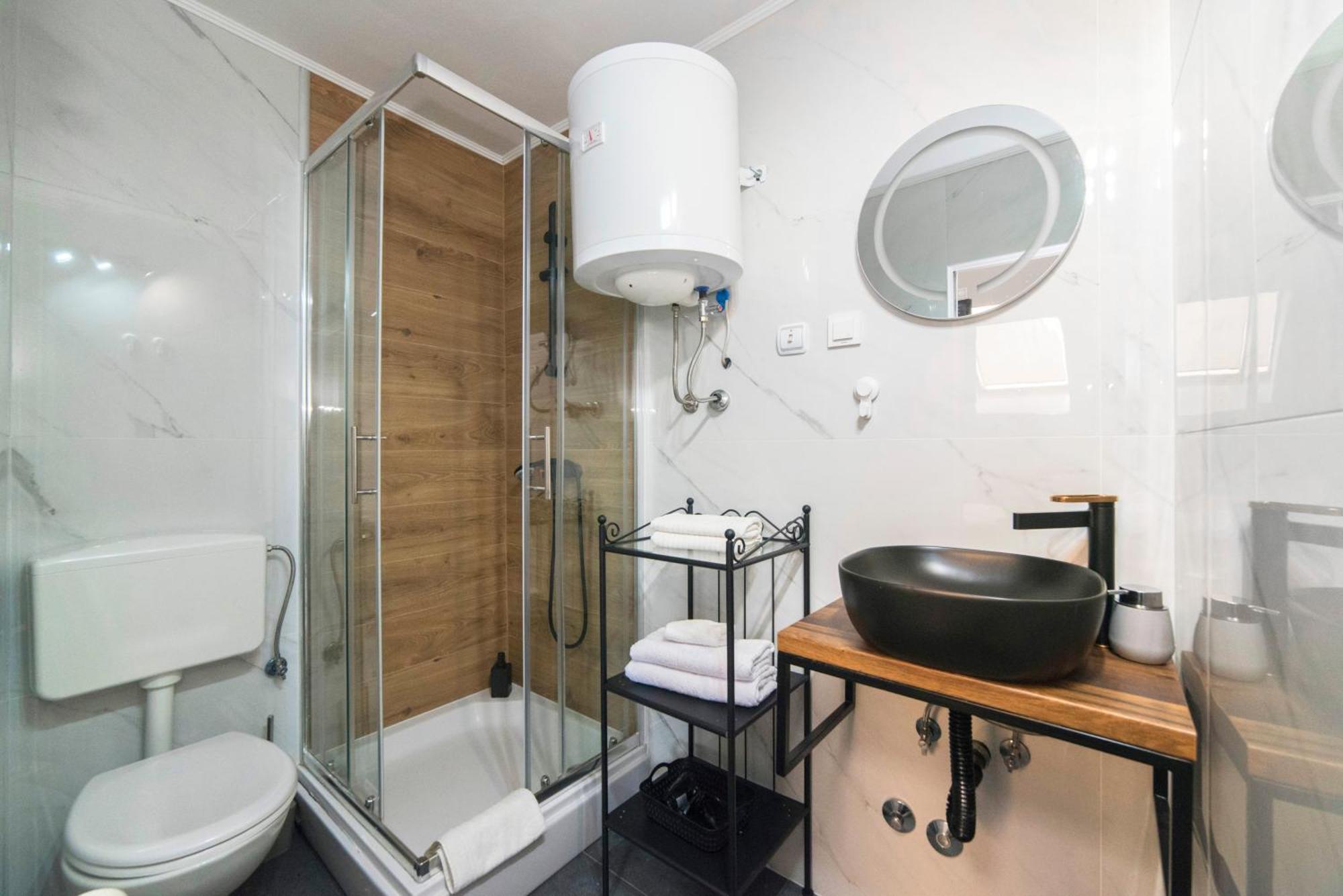 Manuela Studio Apartments, 4Th Floor, No Elevator Zágráb Kültér fotó